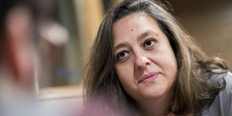 Elena Fort, durant una entrevista amb El Món | Jordi Borràs