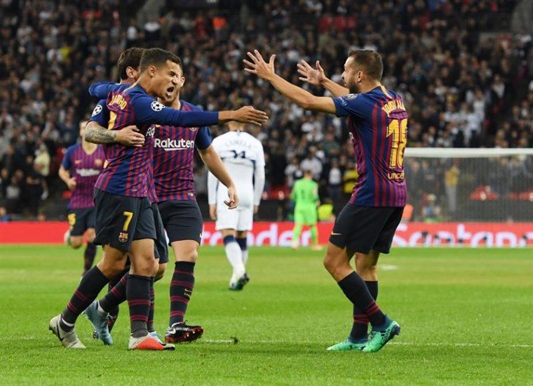 Els jugadors del Barça celebren el gol de Coutinho a Wembley