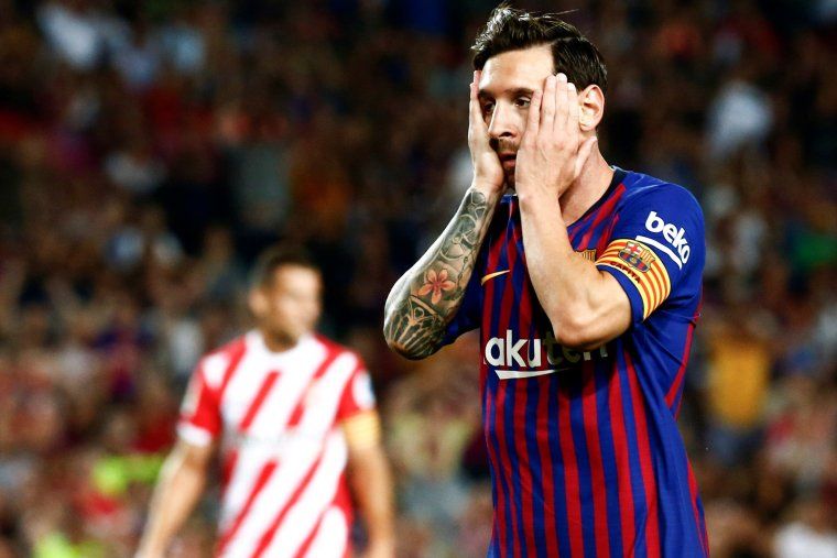 Messi es lamenta durant el Barça-Girona del Camp Nou.
