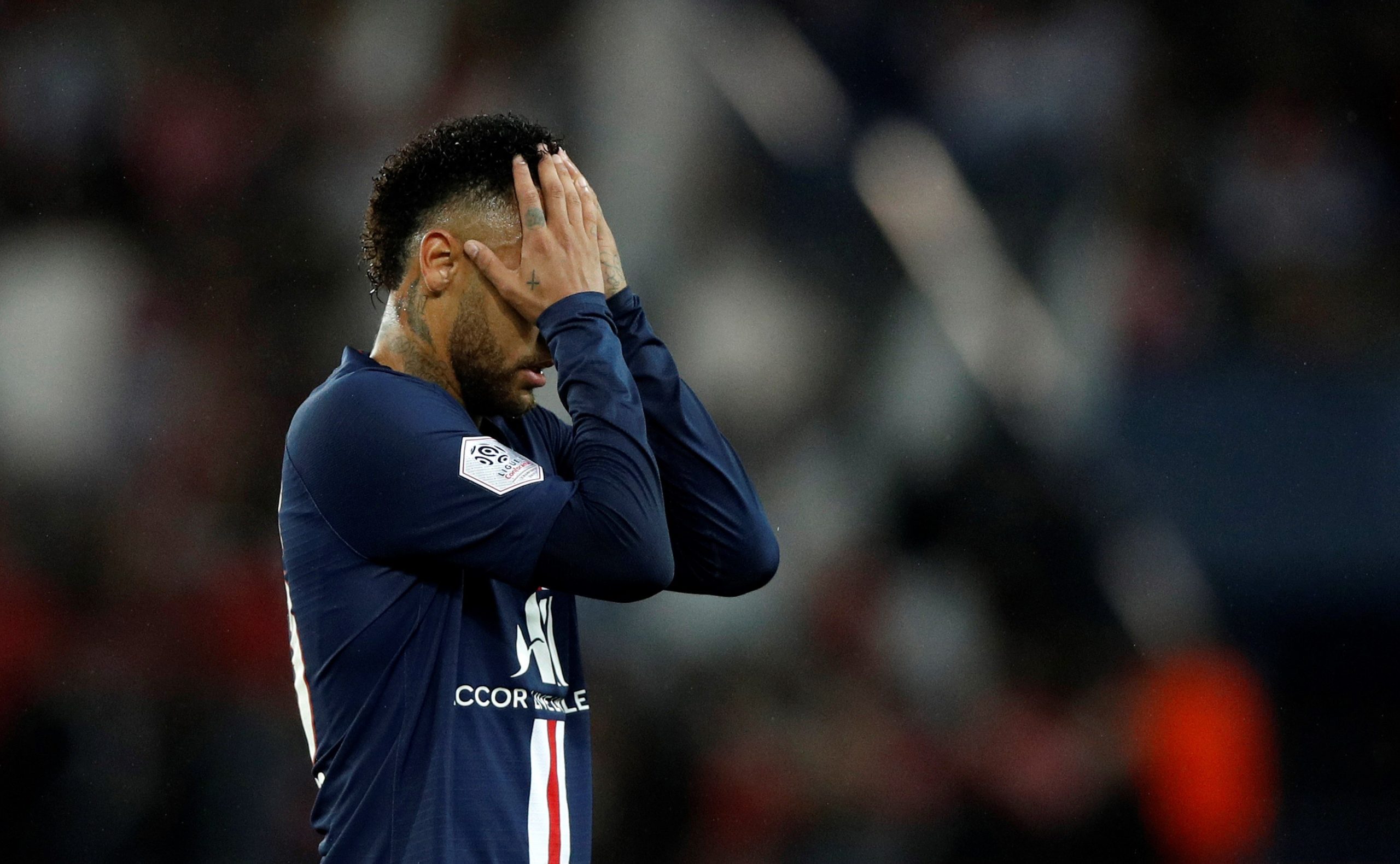 Neymar es lamenta durant una derrota del PSG | EFE