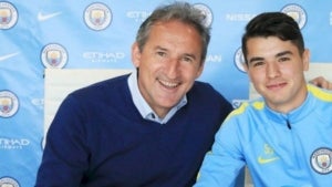 Brahim Díaz va firmar amb Txiki Begiristain el seu primer contracte professional