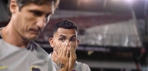 Carlos Tévez, incrèdul davant la situació que està vivint el futbol sud-americà.