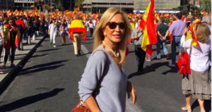 Carmen Lomana a una manifestació espanyolista