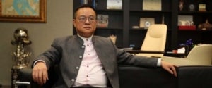 Chen Yansheng, durant l'entrevista als mitjans del club