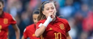 Claudia Pina celebra un dels seus dos gols contra Mèxic.