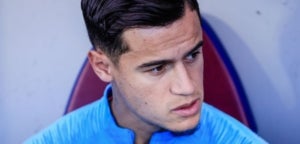 Coutinho, a la banqueta de El Alcoraz durant l'Osca-Bar&ccedil;a.