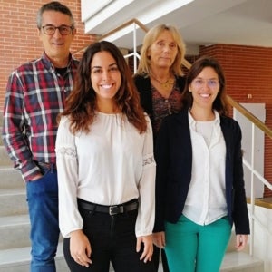 El grup d'investigadors que ha dut a terme l'estudi. A dalt, Florenci Serras i Montserrat Corominas. A baix, Elena Vizcaya i Cecilia Klein