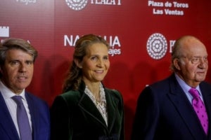 El rei Joan Carles, acompanyat de la infanta Elena a la presentaci&oacute; de la fira taurina de San Isidro