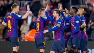 Els jugadors del Barça celebren un dels gols contra el Llevant.