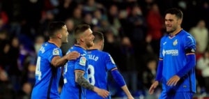 Els jugadors del Getafe celebren un dels tres gols contra l'Espanyol.