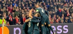 Els jugadors del Madrid celebren el segon gol al camp de l'Ajax
