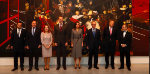 Els reis Felip i Letícia a una exposició sobre la Transició