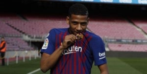 Jean-Clair Todibo, durant la seva presentació com a futbolista del Barça.