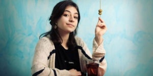 La Paula Jornet, o Pavvla, durant l'entrevista del vermut