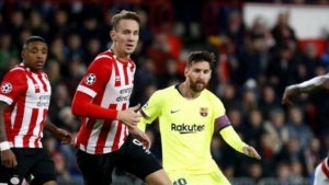 Leo Messi, durant una acció del partit entre el Barça i el PSV al Philips Stadion.