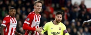 Leo Messi, durant una acció del partit entre el Barça i el PSV al Philips Stadion.