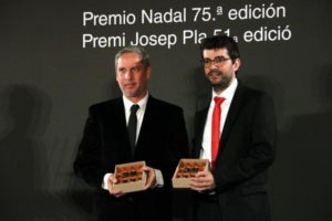 Marc Artigau, 51è Premi Josep Pla amb la novel·la 'La vigília', i Guillermo Martínez, 75è Premi Nadal amb la novel·la 'Los crímenes de Alicia'