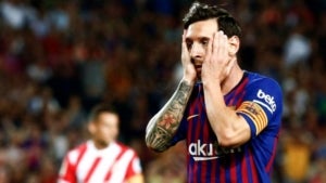 Messi es lamenta durant el Barça-Girona del Camp Nou.