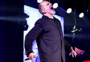 Miguel Bosé durant un dels seus concerts