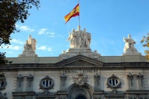 Part superior de la façana del Tribunal Suprem