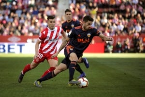 Piccini i Borja Garc&iacute;a, durant el Girona-Val&egrave;ncia.