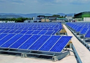 Plaques fotovolt&agrave;iques del celler Torres de Pacs del Pened&egrave;s