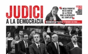 Portada de la segona edici&oacute; del diari produ&iuml;t per &Ograve;mnium 'Judici a la democr&agrave;cia'