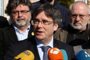 Puigdemont durant l'atenció als mitjans després de la reunió del Consell per la República, a Waterloo