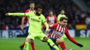 Rafinha i Griezmann, durant el partit entre el Barça i l'Atlètic de Madrid al Wanda Metropolitano.