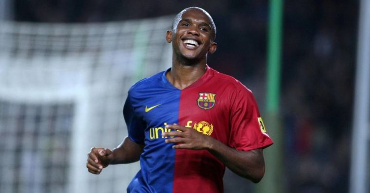 Samuel Eto'o celebra un gol amb la samarreta del Barça.