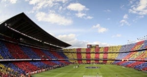 'We Color Football', el mosaic del Camp Nou abans del Cl&agrave;ssic.