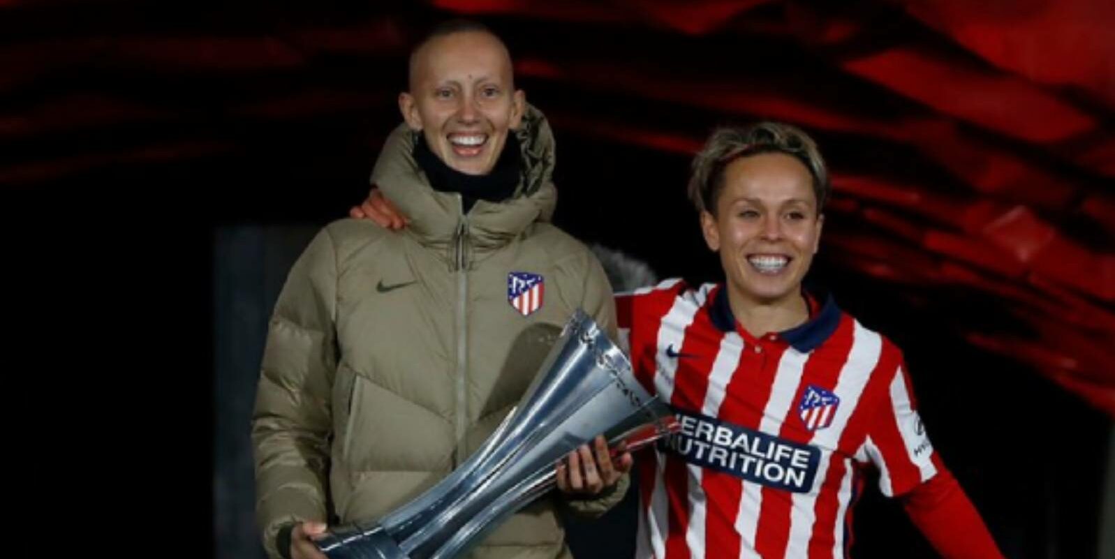 Virgina Torrecilla, amb el trofeu de la Supercopa | Atlético de Madrid