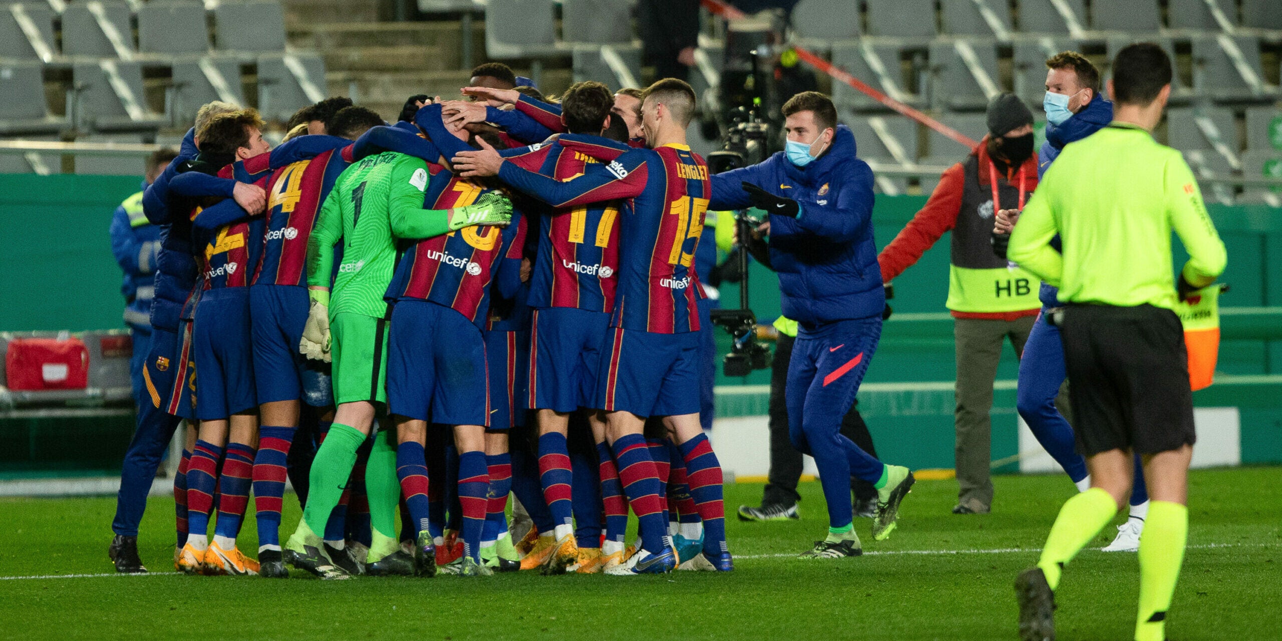 Els jugadors del Barça celebren la classificació per a la final de la Supercopa d'Espanya | Europa Press