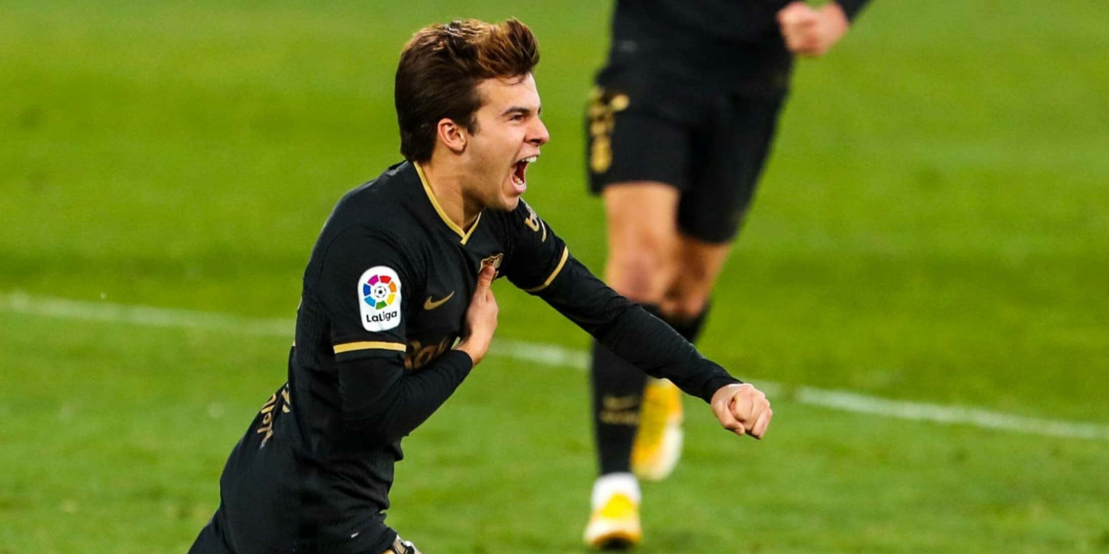 Riqui Puig celebra el seu primer gol amb el Barça | FC Barcelona