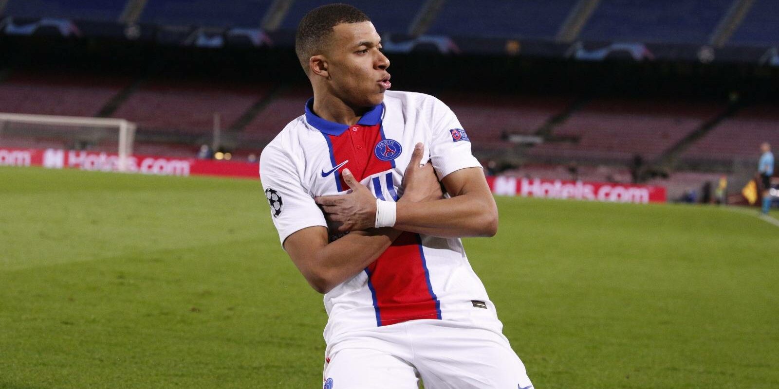 Mbappé celebra un gol al Camp Nou | PSG