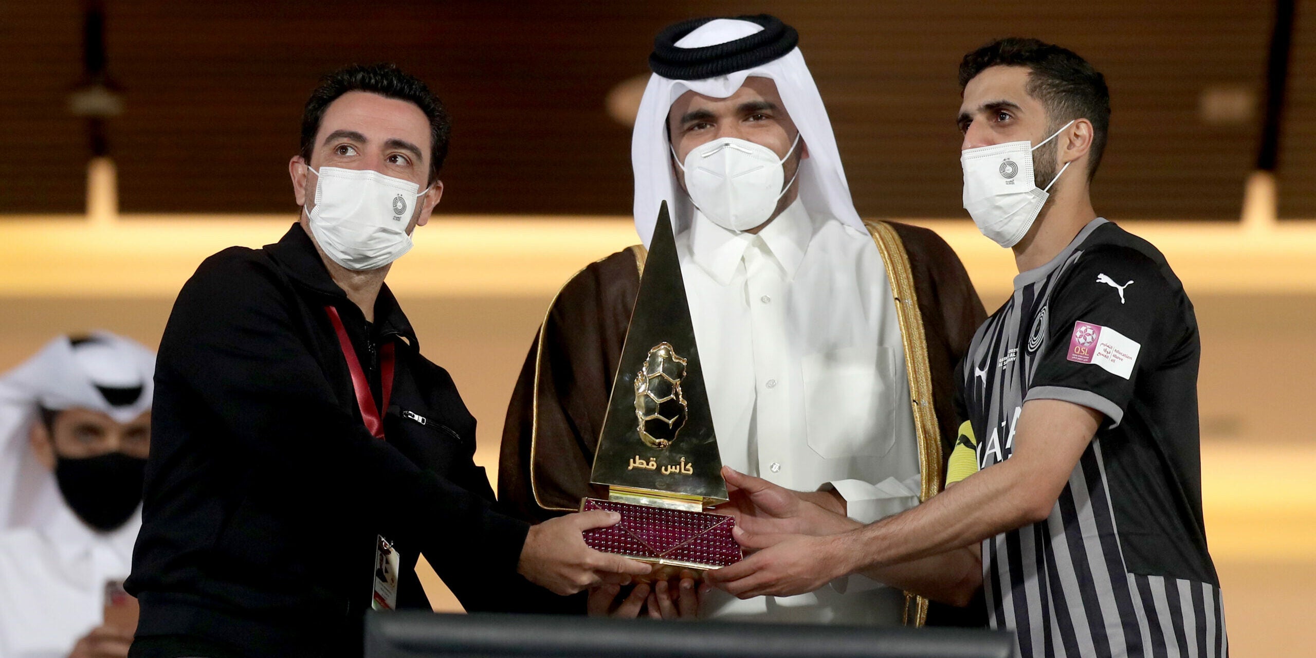 Xavi Hernández, amb la copa de Qatar | Al-Sadd