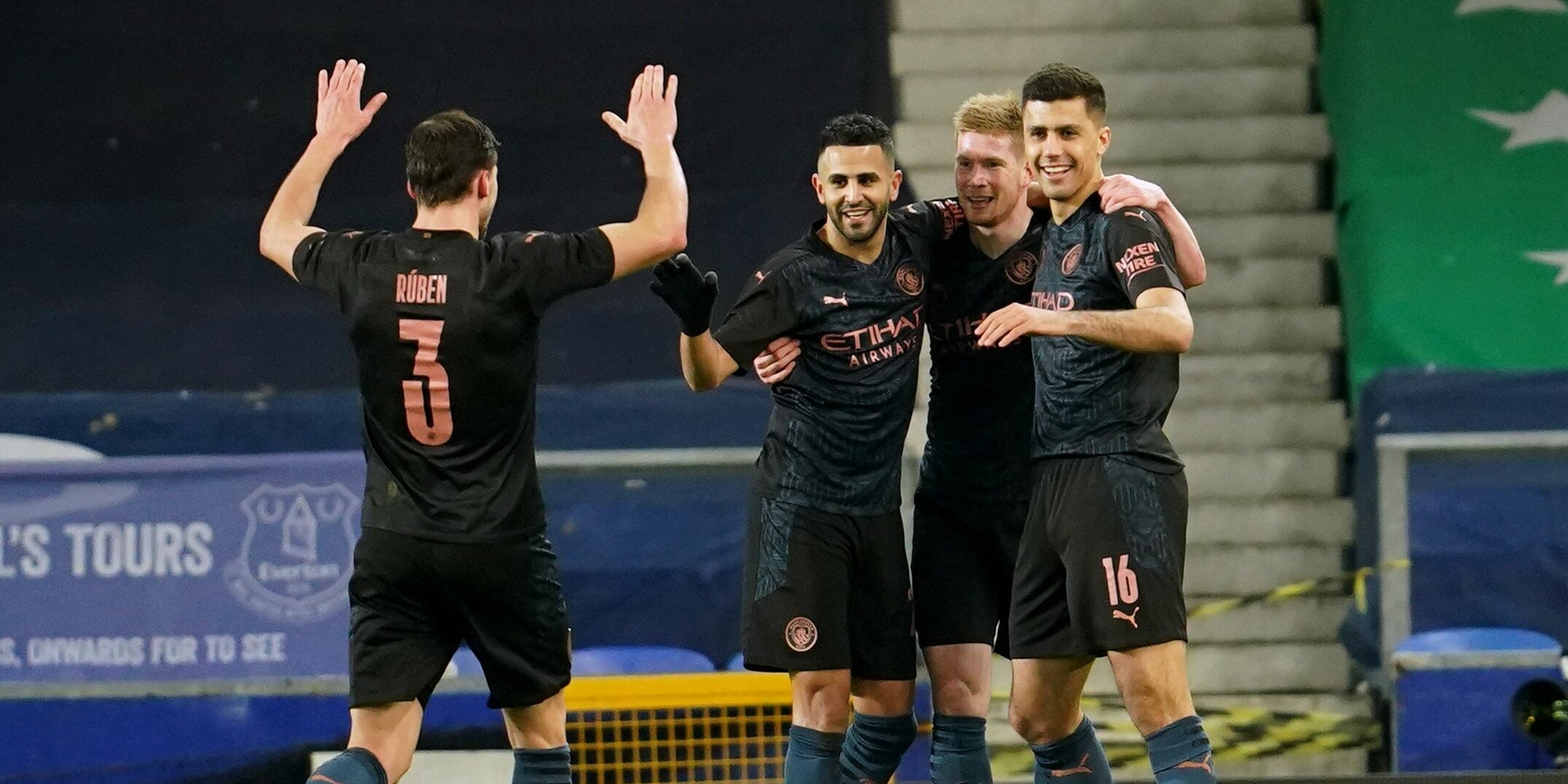 Els jugadors del City celebrant el segon gol | Europa Press