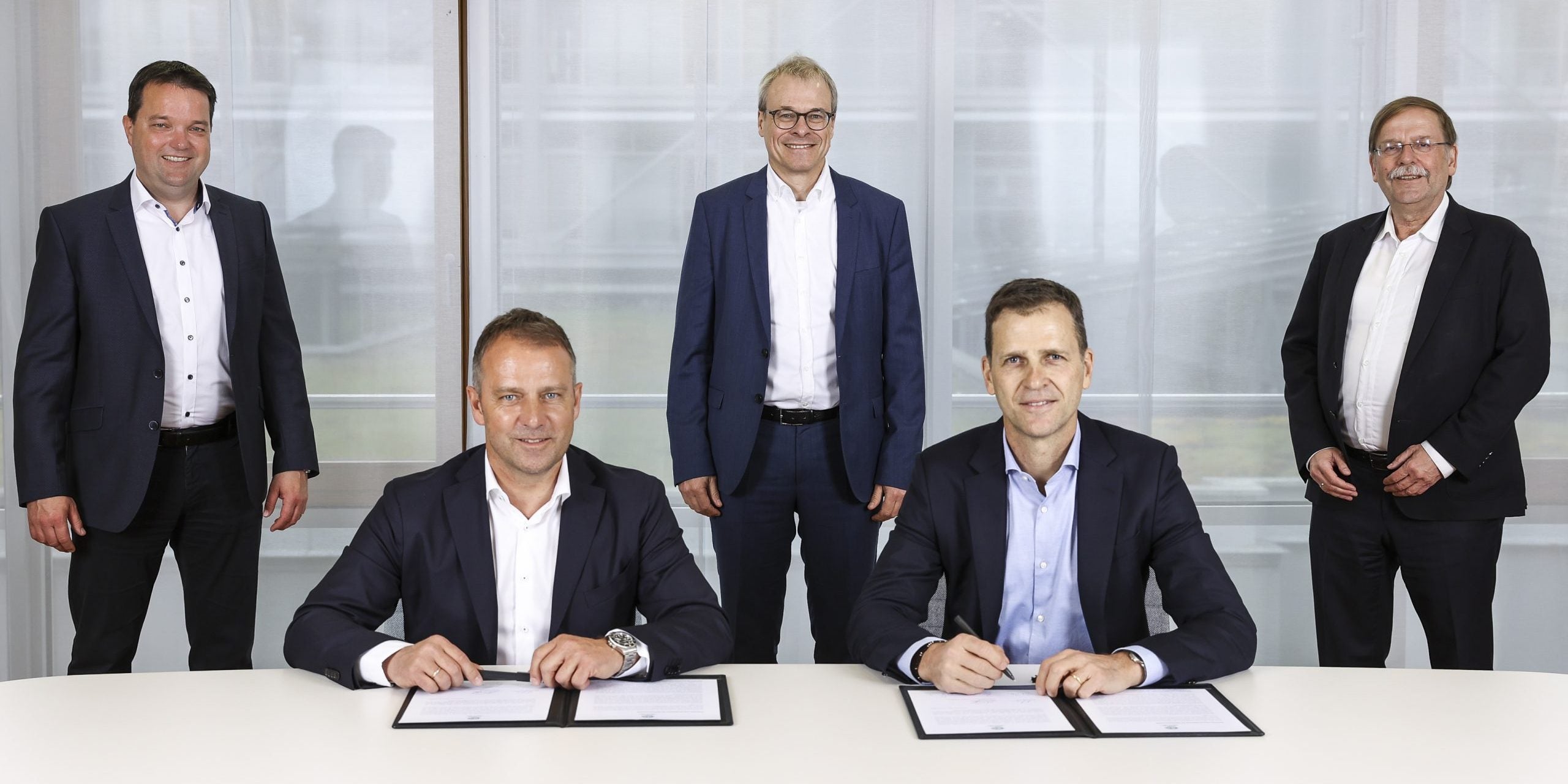 Hansi Flick signa el seu contracte com a seleccionador alemany | DFB
