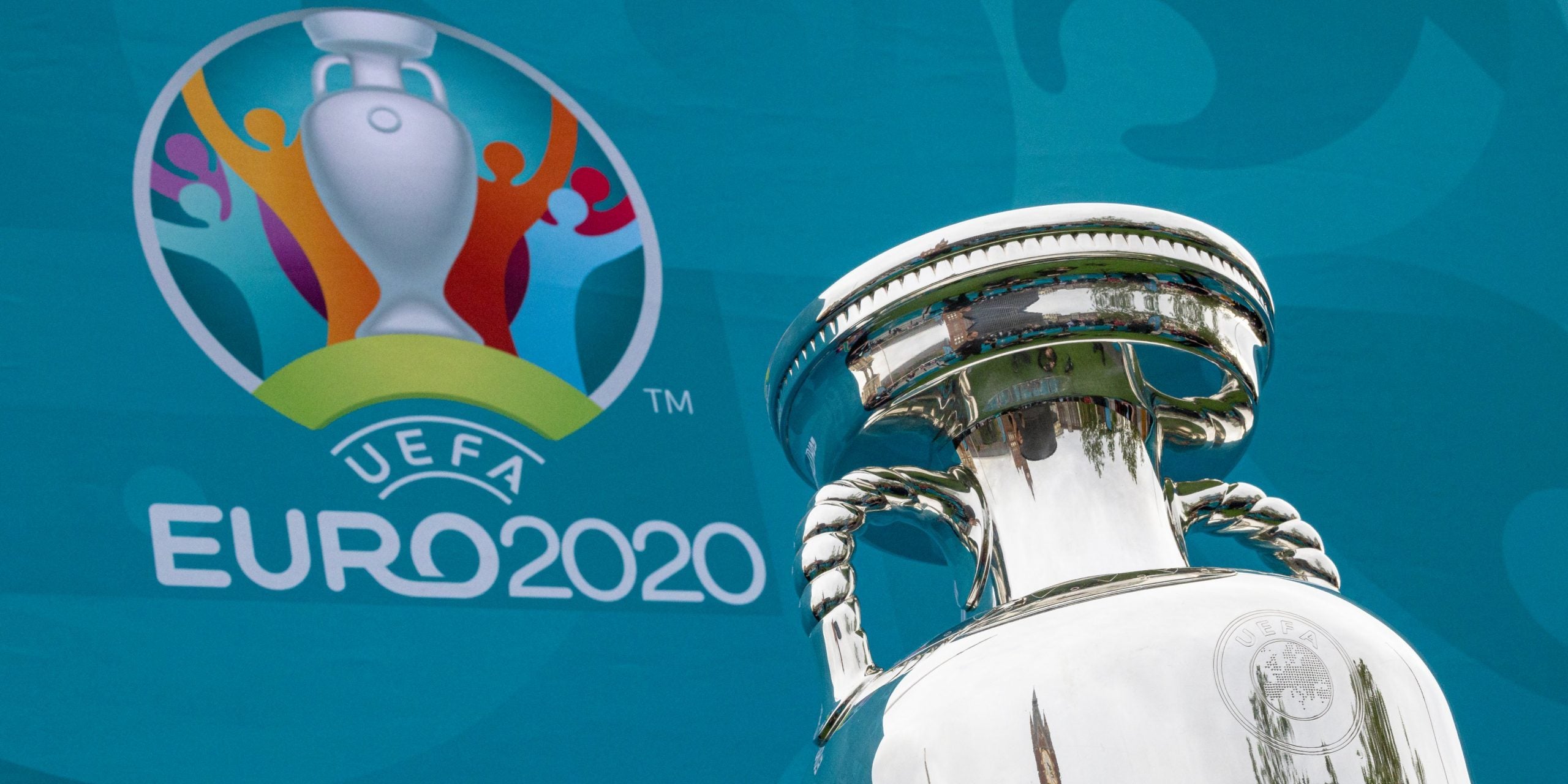 El trofeu de l'Eurocopa, en una imatge promocional | UEFA