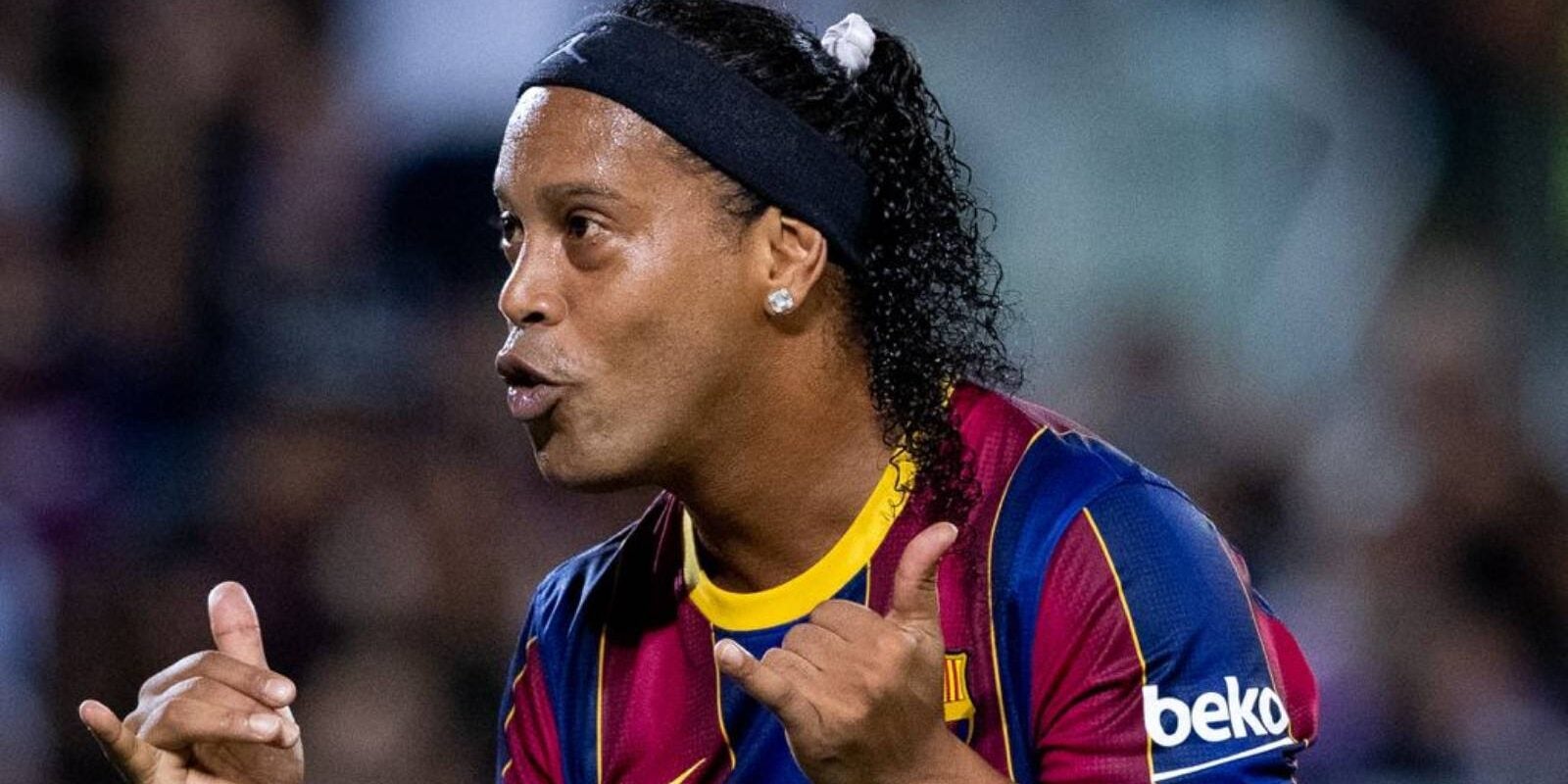 Ronaldinho, durant el clàssic de llegendes | FC Barcelona