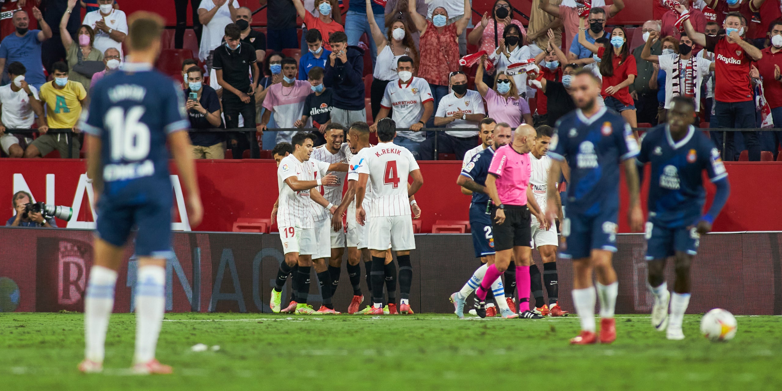 Els jugadors del Sevilla celebren un gol contra l'Espanyol | Europa Press