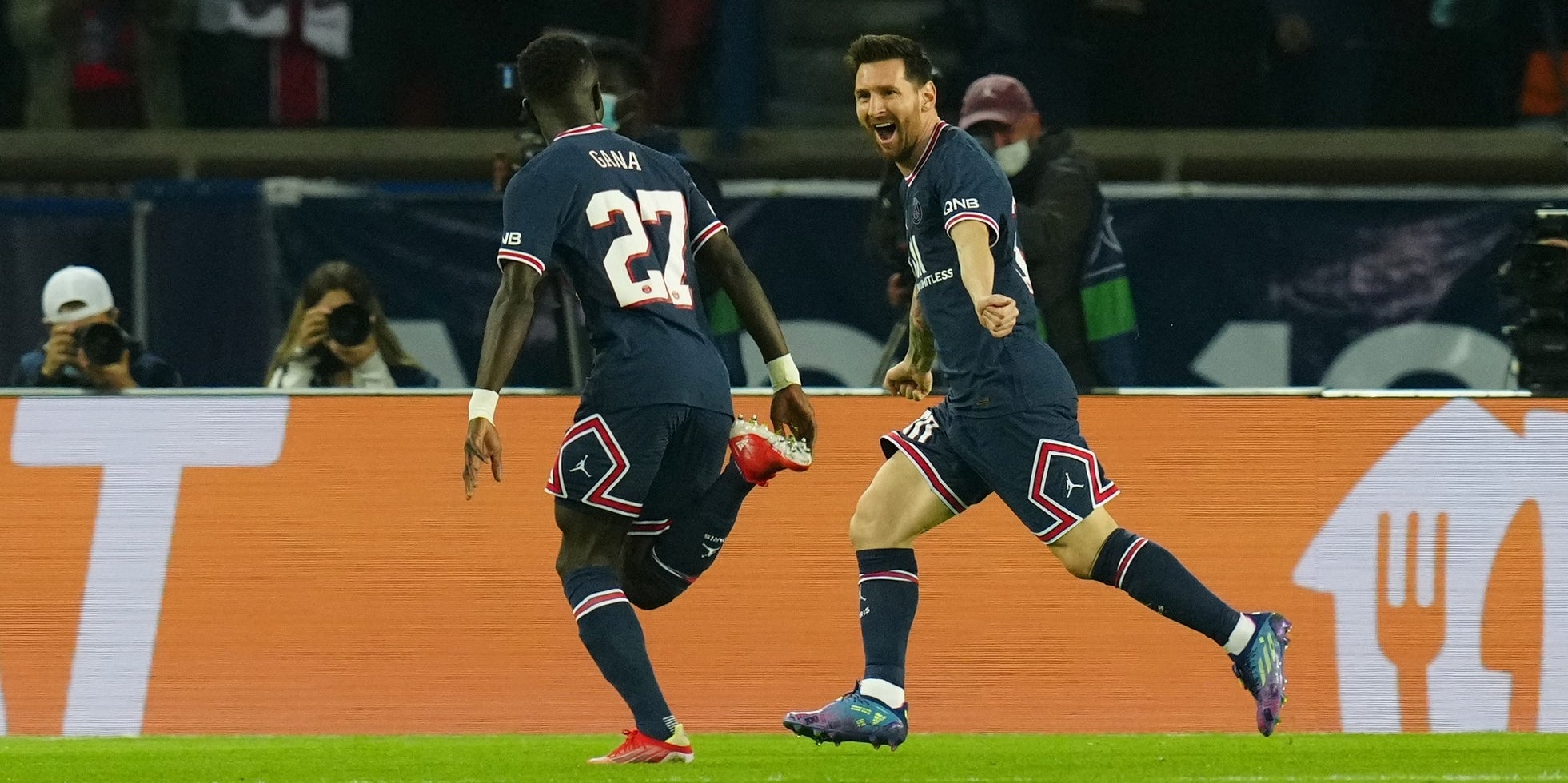 Leo Messi i Idrissa Gueye, jugadors del PSG | Europa Press