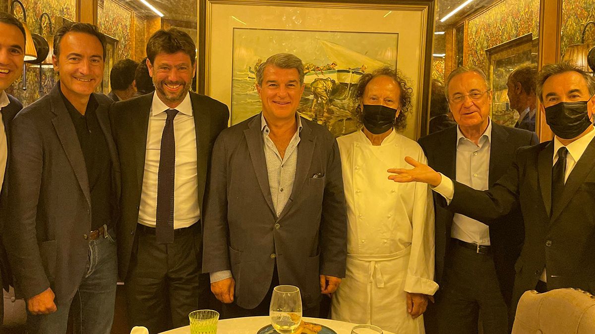 Reverter, Laporta, Florentino i Agnelli, durant una reunió | Botafumeiro