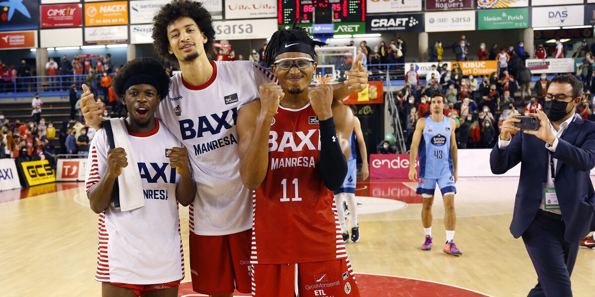 Els jugadors del Baxi Manresa celebren el triomf | BAXI Manresa