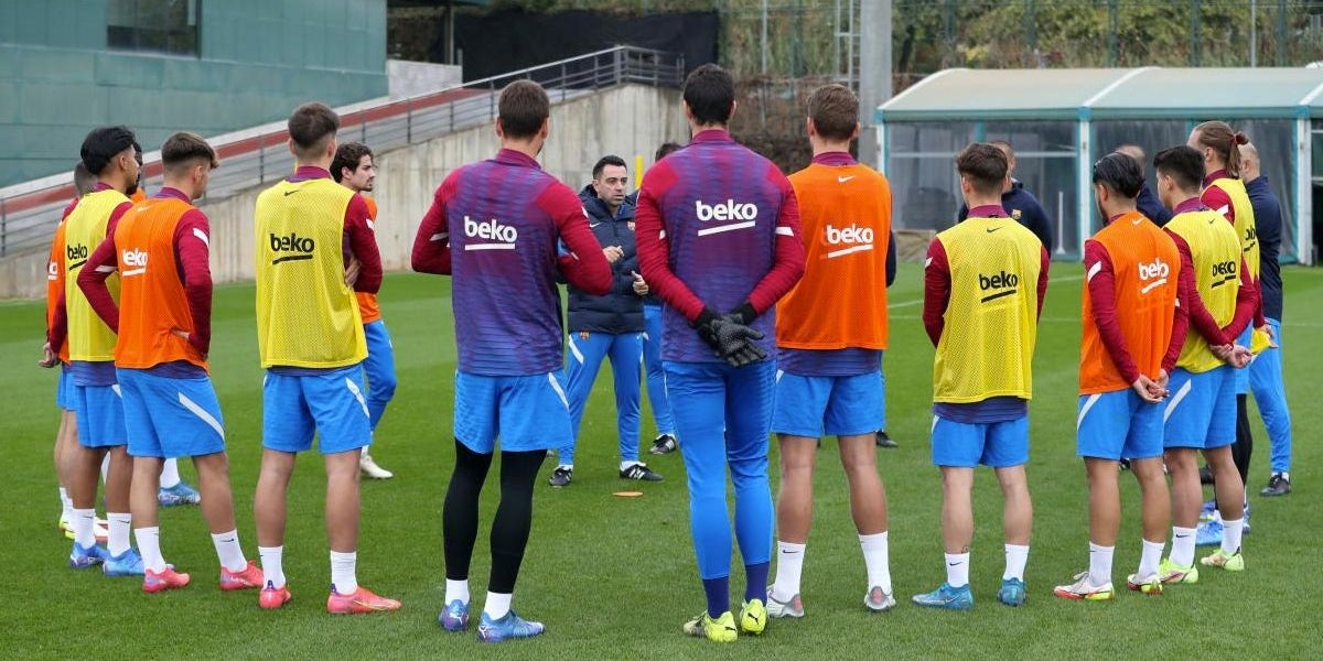 Xavi Hernández, durant una xerrada amb els jugadors | FC Barcelona