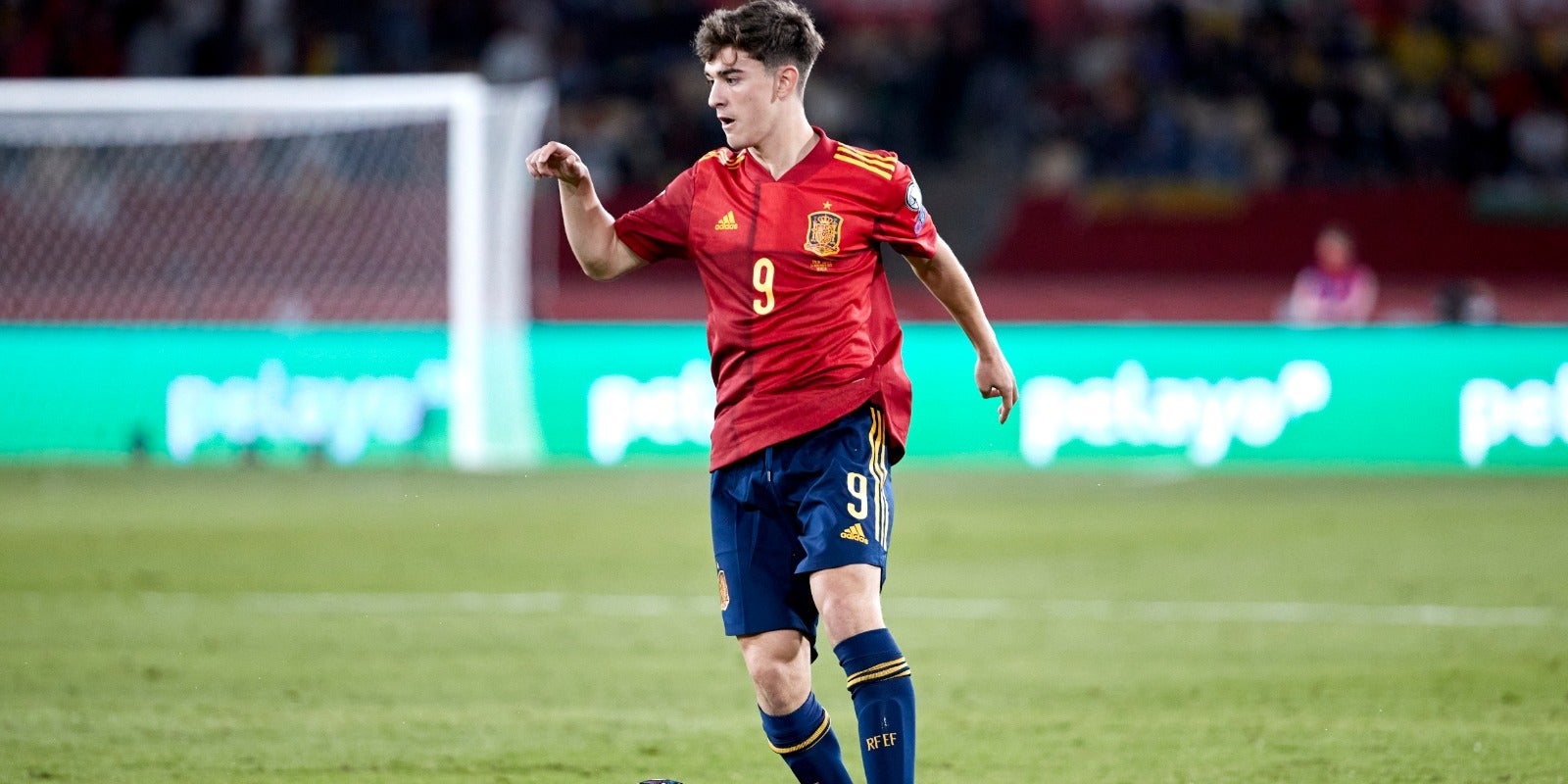Gavi jugant amb la selecció espanyola | Selecció espanyola
