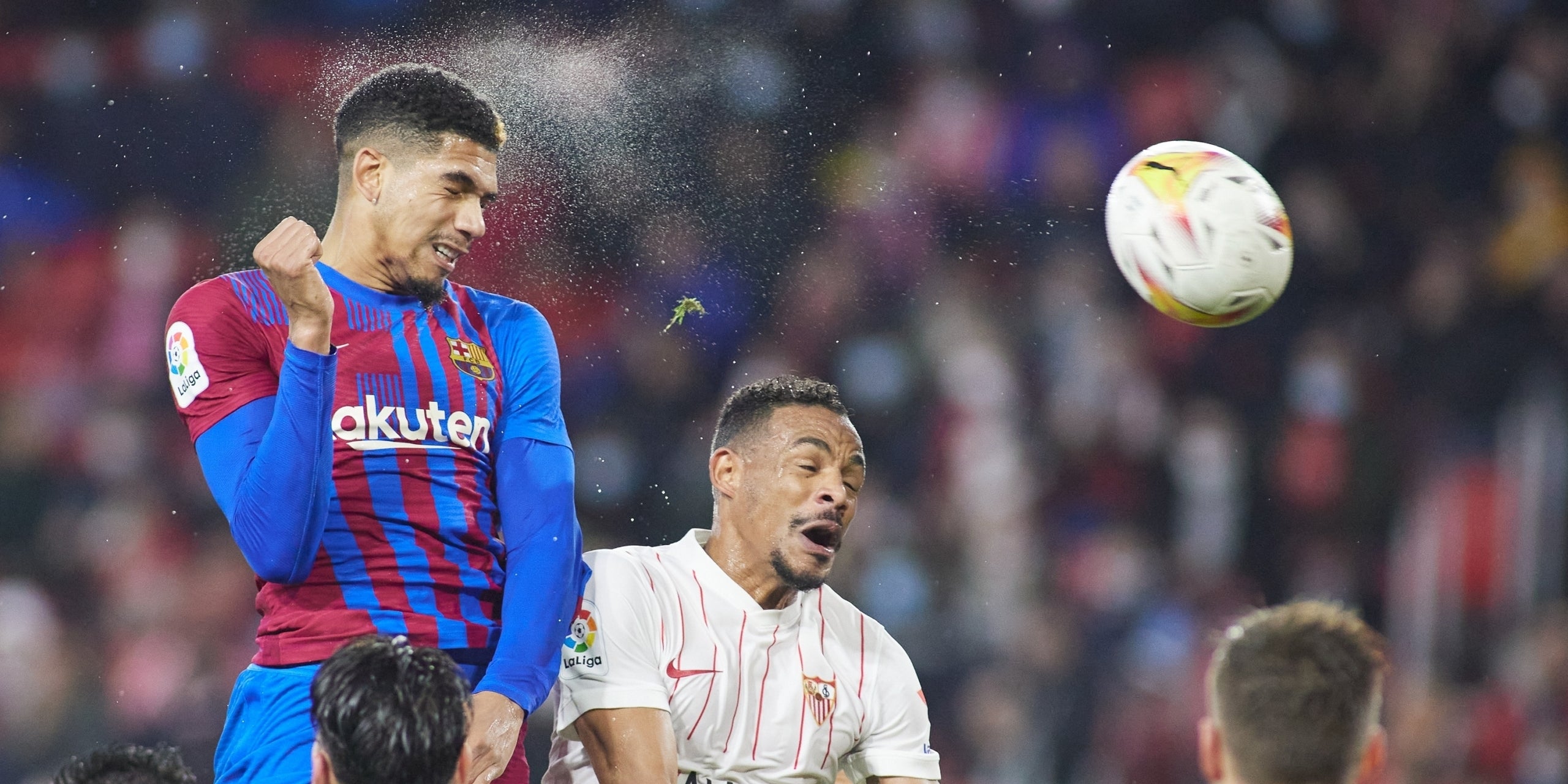 Araujo, durant el partit contra el Sevilla | Europa Press