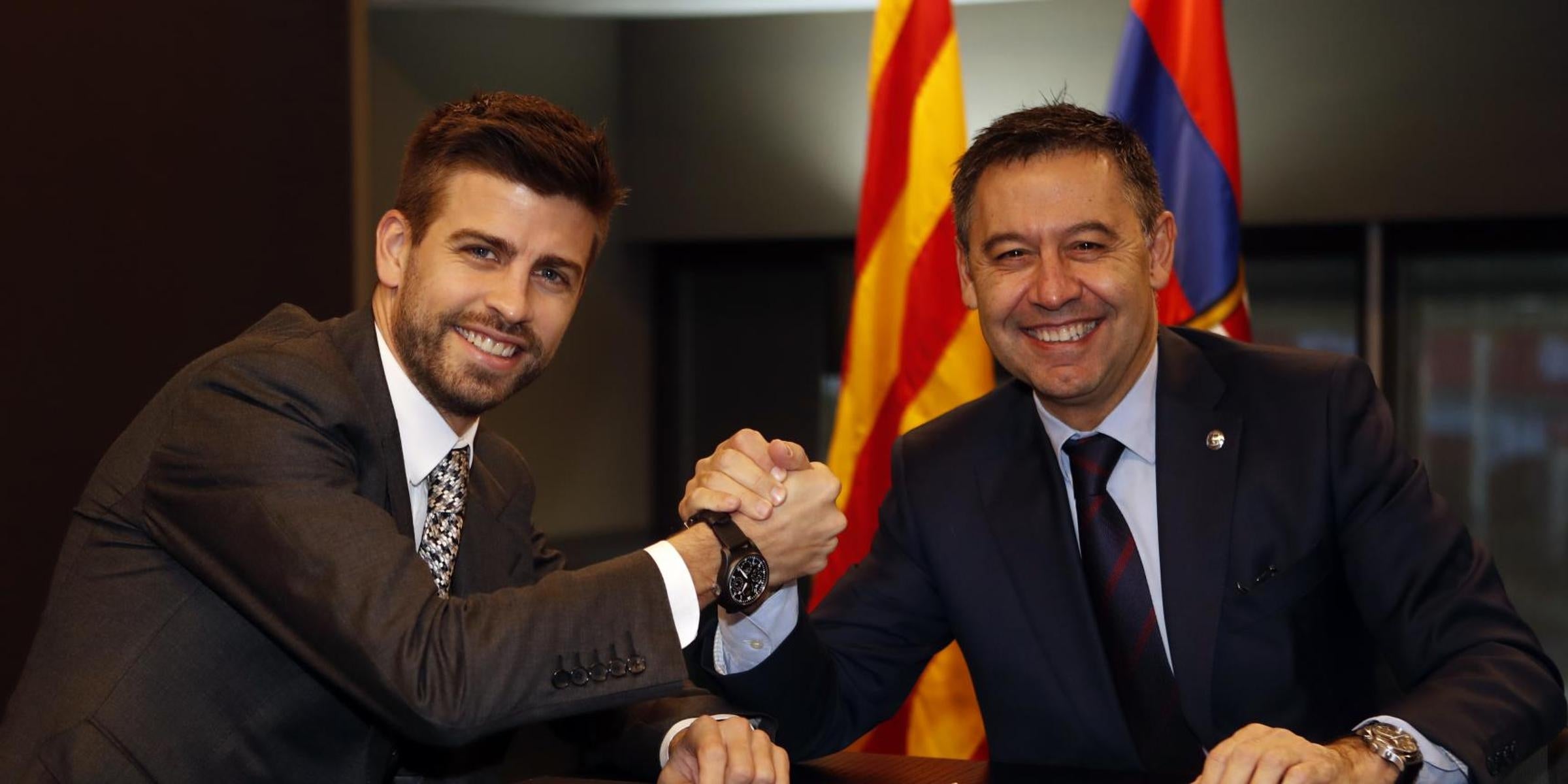 Josep Maria Bartomeu i Pique durant l'acte de renovació del central | FC Barcelona