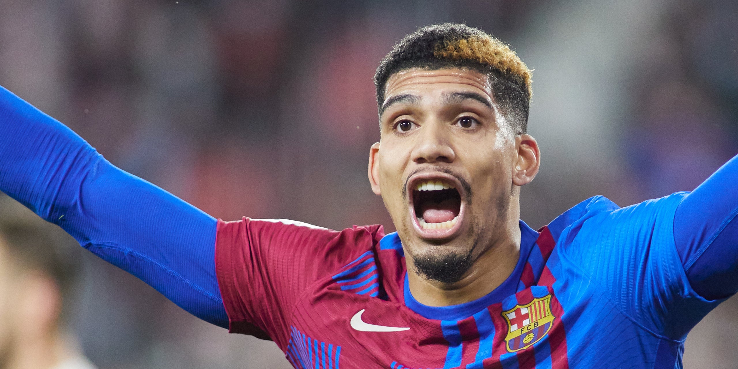 Ronald Araujo celebra un gol | Europa Press