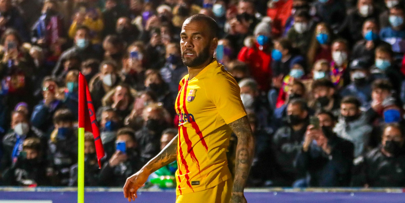 Dani Alves ha debutat en partit oficial | FC Barcelona